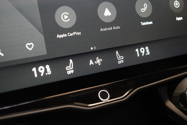 Lynk & Co 01 1.5 | Zwart optiek | Panoramadak | Navigatie | Memory | Apple CarPlay