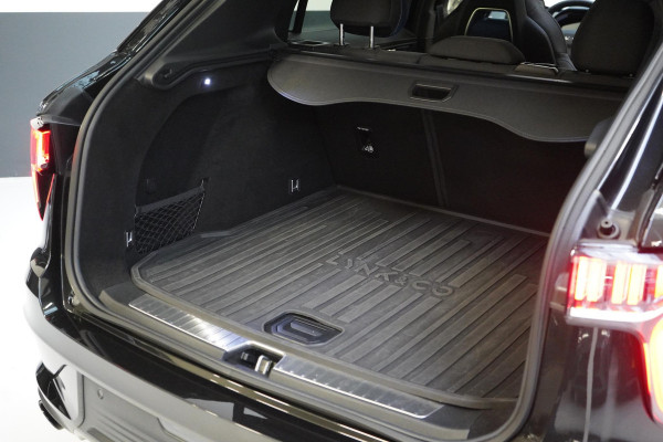 Lynk & Co 01 1.5 | Zwart optiek | Panoramadak | Navigatie | Memory | Apple CarPlay