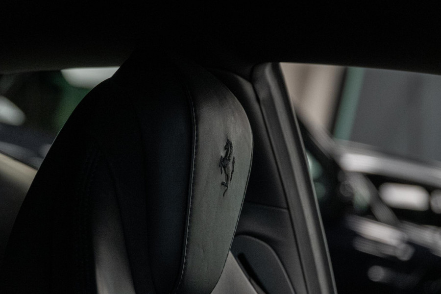 Ferrari Roma 3.9 V8 HELE *2 Jaar Ferrari-Power Garantie / Keramisch / Passenger-Display / Full ADAS / Surround-View / JBL*