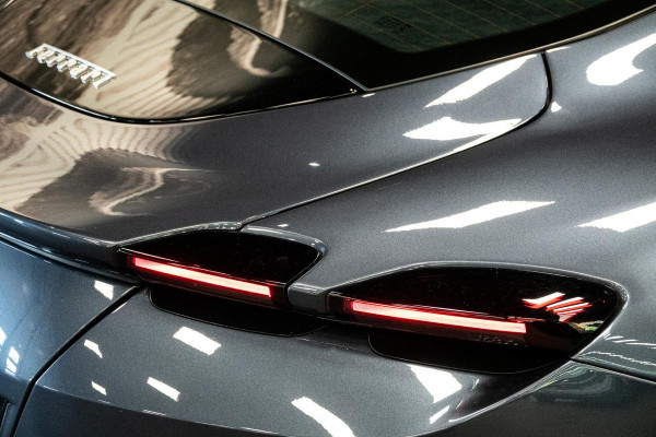 Ferrari Roma 3.9 V8 HELE *2 Jaar Ferrari-Power Garantie / Keramisch / Passenger-Display / Full ADAS / Surround-View / JBL*