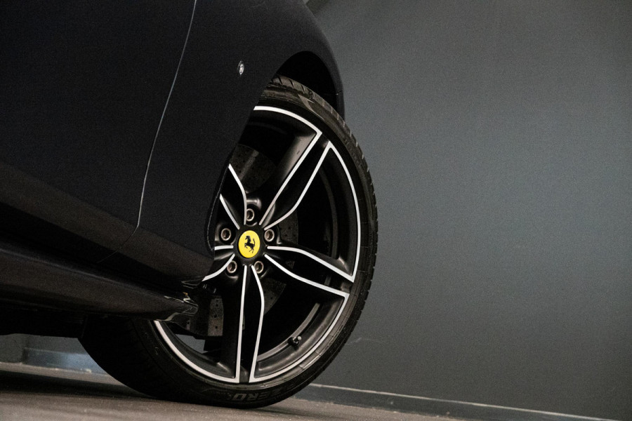 Ferrari Roma 3.9 V8 HELE *2 Jaar Ferrari-Power Garantie / Keramisch / Passenger-Display / Full ADAS / Surround-View / JBL*
