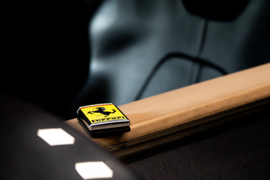 Ferrari Roma 3.9 V8 HELE *2 Jaar Ferrari-Power Garantie / Keramisch / Passenger-Display / Full ADAS / Surround-View / JBL*