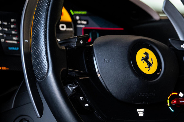 Ferrari Roma 3.9 V8 HELE *2 Jaar Ferrari-Power Garantie / Keramisch / Passenger-Display / Full ADAS / Surround-View / JBL*