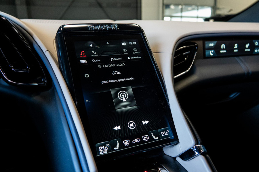 Ferrari Roma 3.9 V8 HELE *2 Jaar Ferrari-Power Garantie / Keramisch / Passenger-Display / Full ADAS / Surround-View / JBL*