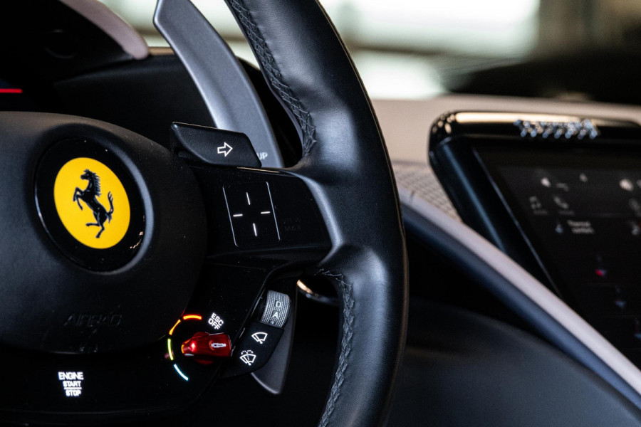 Ferrari Roma 3.9 V8 HELE *2 Jaar Ferrari-Power Garantie / Keramisch / Passenger-Display / Full ADAS / Surround-View / JBL*
