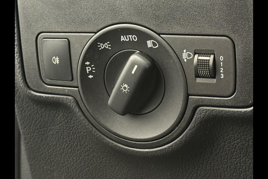 Mercedes-Benz Vito 114 CDI Extra Lang Airco Cruise Control Navigatie Trekhaak Stoelverwarming 3-zits