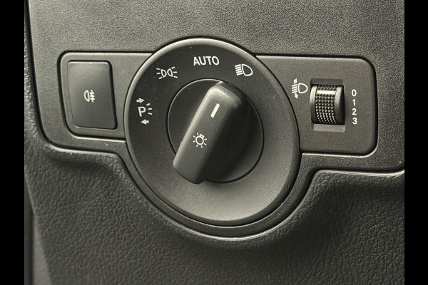 Mercedes-Benz Vito 114 CDI Extra Lang Airco Cruise Control Navigatie Trekhaak Stoelverwarming 3-zits