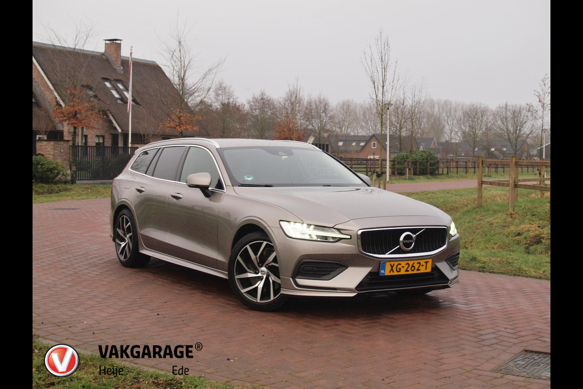 Volvo V60 2.0 T5 Momentum | Sportstoelen | Apple Carplay | Cruise Control | Leer | Trekhaak |
