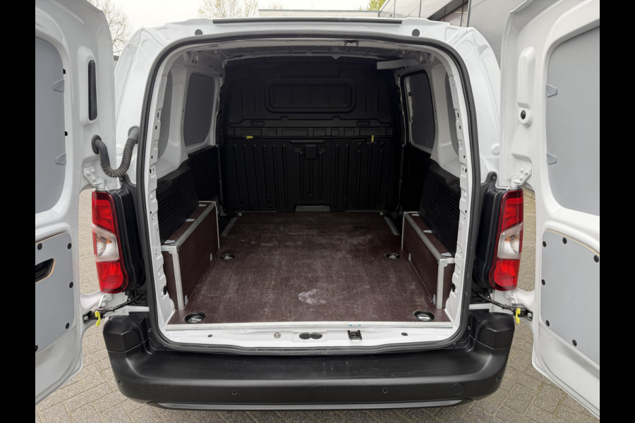 Citroën Berlingo 130pk Club (Camera - Navigatie - Laadruimte betimmering - 3-zits - Parkeersensoren V+A - Airco - Cruise Controle - Apple Carplay