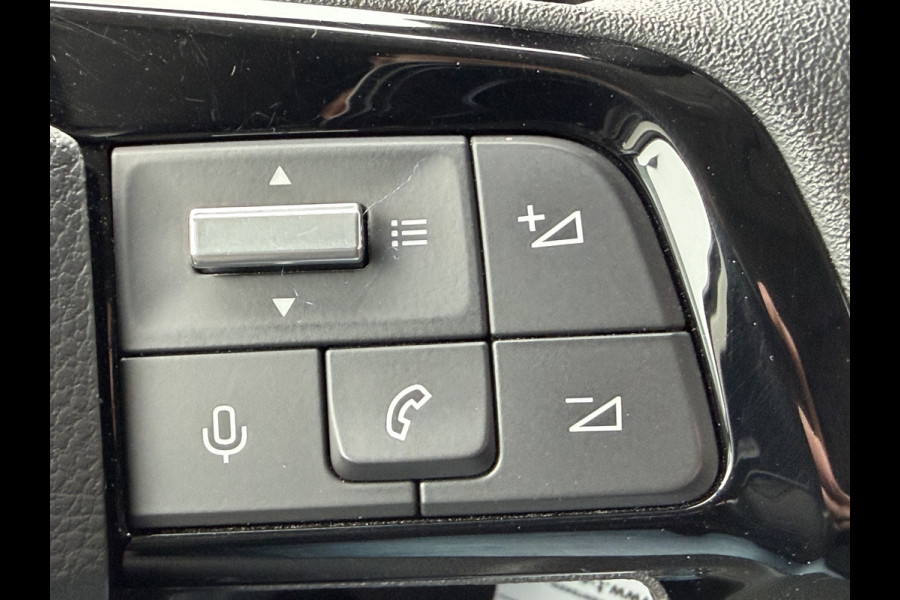 Citroën Berlingo 130pk Club (Camera - Navigatie - Laadruimte betimmering - 3-zits - Parkeersensoren V+A - Airco - Cruise Controle - Apple Carplay