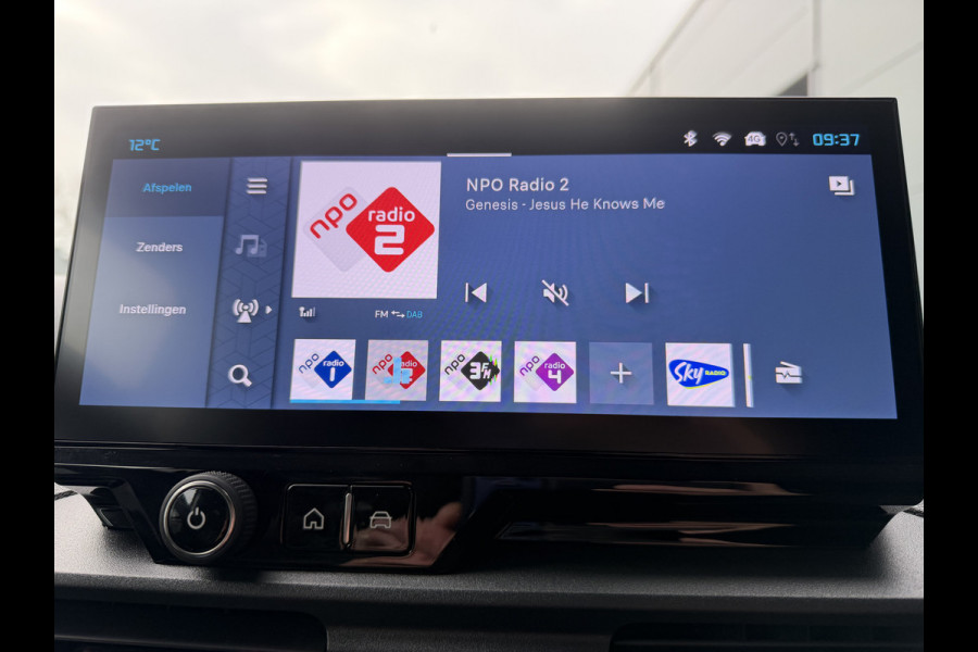 Citroën Berlingo 130pk Club (Camera - Navigatie - Laadruimte betimmering - 3-zits - Parkeersensoren V+A - Airco - Cruise Controle - Apple Carplay