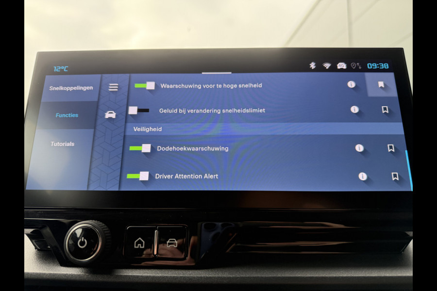 Citroën Berlingo 130pk Club (Camera - Navigatie - Laadruimte betimmering - 3-zits - Parkeersensoren V+A - Airco - Cruise Controle - Apple Carplay