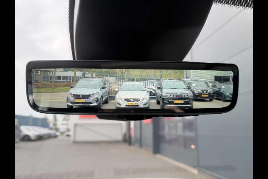 Citroën Berlingo 130pk Club (Camera - Navigatie - Laadruimte betimmering - 3-zits - Parkeersensoren V+A - Airco - Cruise Controle - Apple Carplay