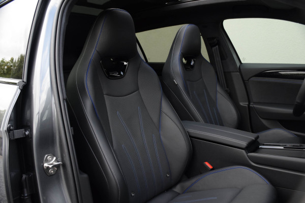 Volkswagen Passat Variant 1.5 eHybrid R-Line / Signature/ Harman Kardon/ Panoramadak / Trekhaak/ 200kW (272PK)