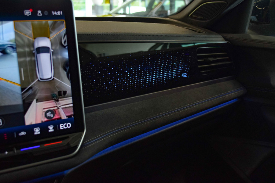 Volkswagen Passat Variant 1.5 eHybrid R-Line / Signature/ Harman Kardon/ Panoramadak / Trekhaak/ 200kW (272PK)