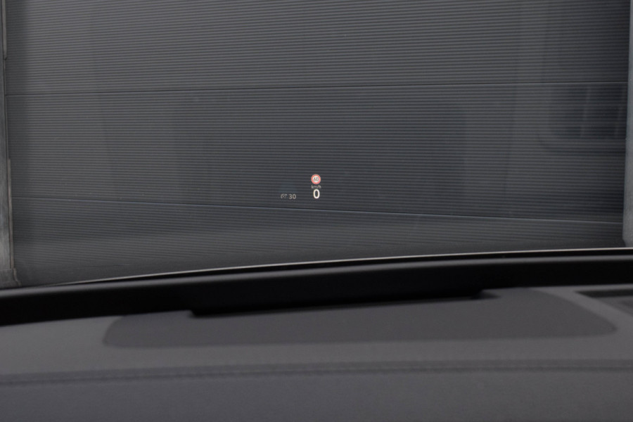 Volkswagen Passat Variant 1.5 eHybrid R-Line / Signature/ Harman Kardon/ Panoramadak / Trekhaak/ 200kW (272PK)