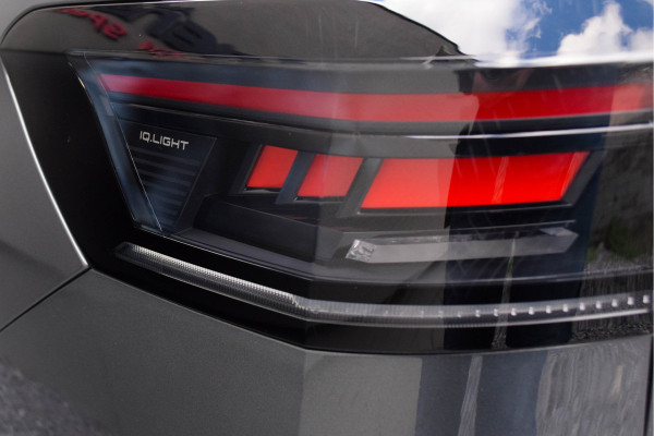 Volkswagen Passat Variant 1.5 eHybrid R-Line / Signature/ Harman Kardon/ Panoramadak / Trekhaak/ 200kW (272PK)