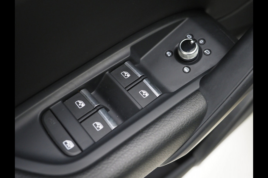 Audi Q5 Sportback 50 TFSI e Full Black | Panoramadak | Trekhaak | Leder | Camera | Memory | Keyless | Adaptive Cruise | Carplay