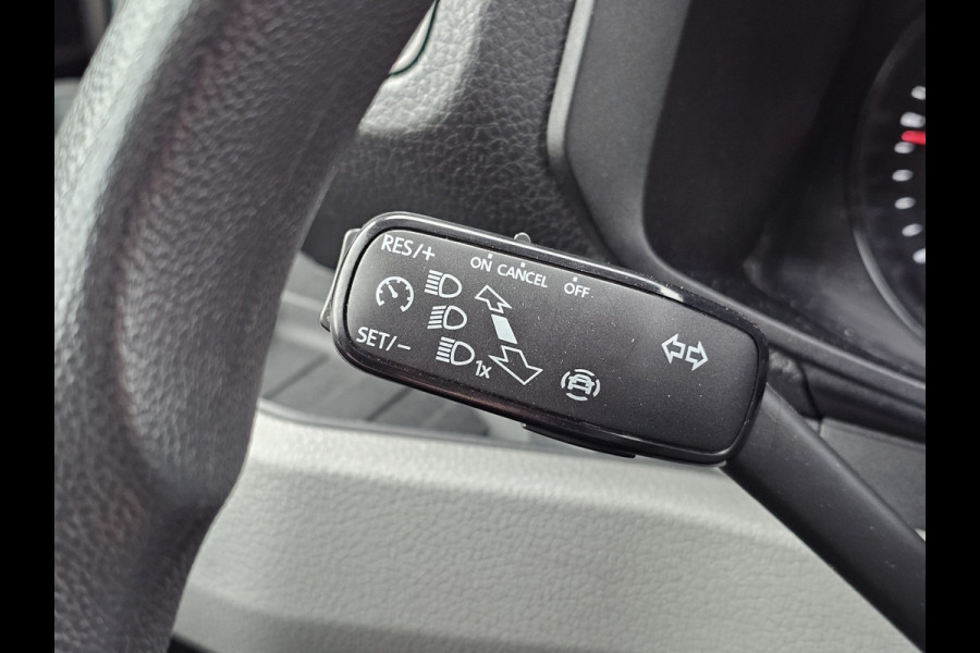 Volkswagen Crafter 35 2.0 TDI L3H3 Comfortline | Trekhaak | Camera | App-connect | Criuse | Bijrijdersbank |