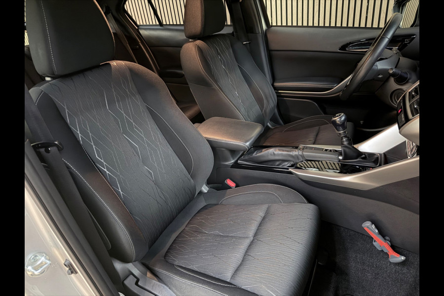 Mitsubishi Eclipse Cross 1.5 DI-T First Edition - HUD - Lane