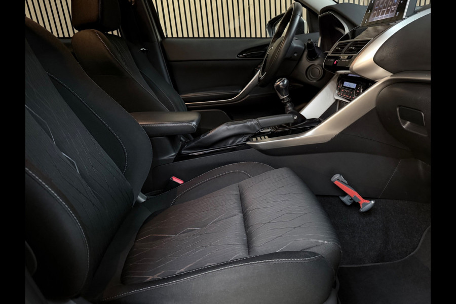 Mitsubishi Eclipse Cross 1.5 DI-T First Edition - HUD - Lane