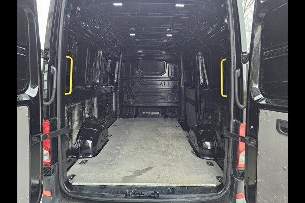 Volkswagen Crafter 35 2.0 TDI L3H3 Comfortline | Trekhaak | Camera | App-connect | Criuse | Bijrijdersbank |