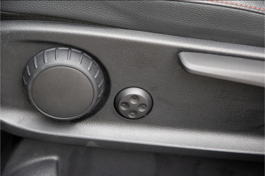 Mercedes-Benz GLA 250 e AMG Premium, Pano, Distronic, Nightpakket 2025