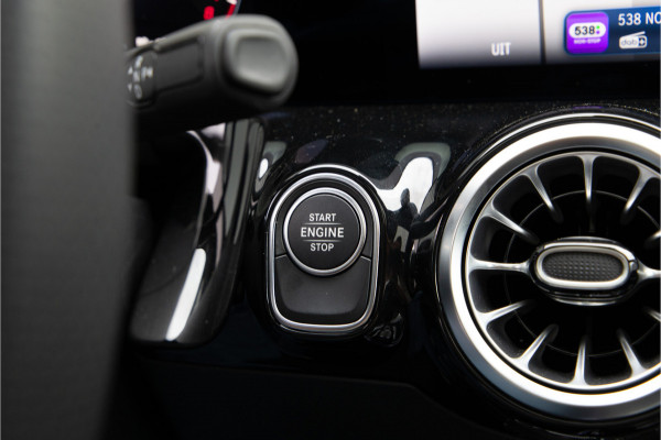 Mercedes-Benz GLA 250 e AMG Premium, Pano, Distronic, Nightpakket 2025