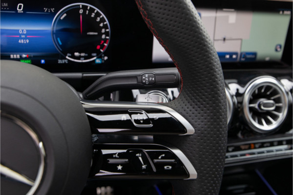 Mercedes-Benz GLA 250 e AMG Premium, Pano, Distronic, Nightpakket 2025