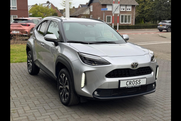Toyota Yaris Cross 1.5 Hybrid First Edition Plus | Stoel + Stuurverwarming, Groot scherm, Keyless, 17 inch, Apple CarPlay/Android Auto