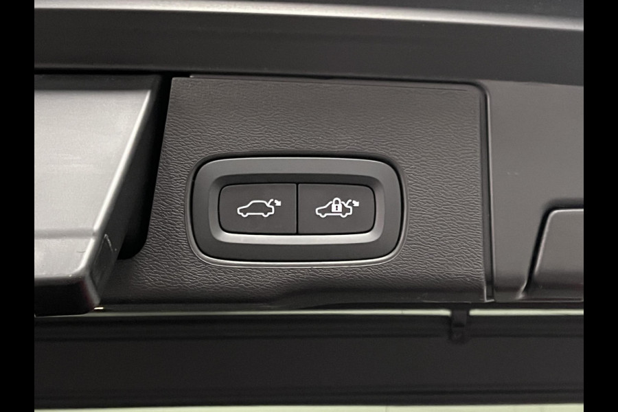 Volvo XC60 2.0 T6 Plug-in hybrid AWD Plus Dark Long range | Adapt. cruise | Open dak | Stuur-/stoelverwarming | Achteruitrij camera