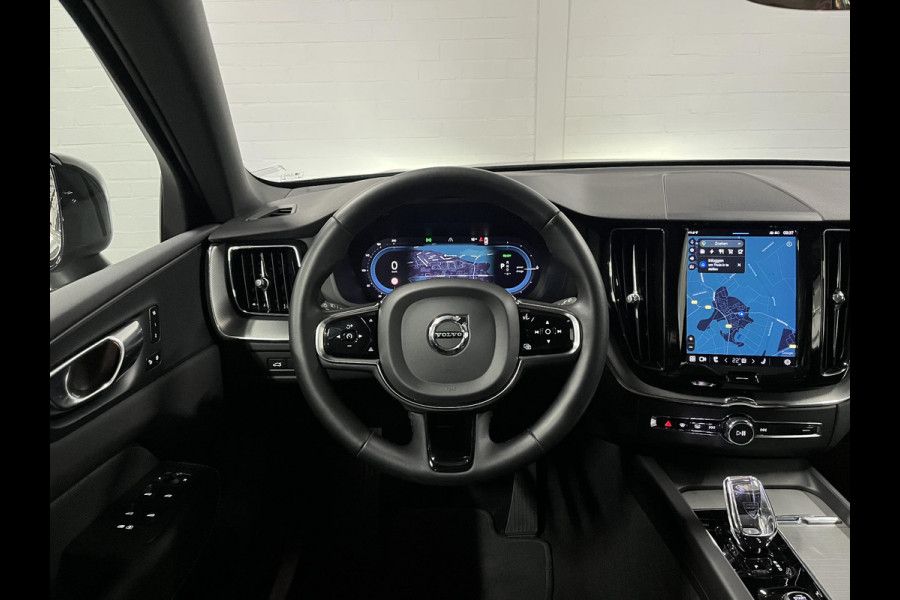 Volvo XC60 2.0 T6 Plug-in hybrid AWD Plus Dark Long range | Adapt. cruise | Open dak | Stuur-/stoelverwarming | Achteruitrij camera