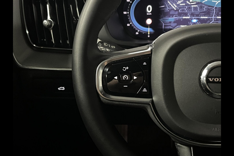 Volvo XC60 2.0 T6 Plug-in hybrid AWD Plus Dark Long range | Adapt. cruise | Open dak | Stuur-/stoelverwarming | Achteruitrij camera