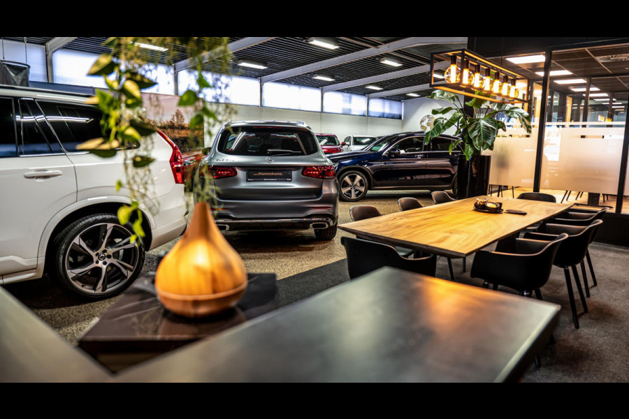 Volvo XC60 2.0 T6 Plug-in hybrid AWD Plus Dark Long range | Adapt. cruise | Open dak | Stuur-/stoelverwarming | Achteruitrij camera