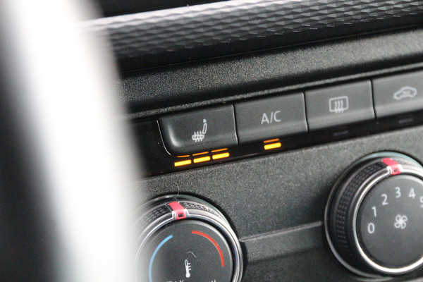 Volkswagen Transporter 2.0 TDI Bulli | Aut. | DC | 4Motion | 2x Schuifdeur | Navi | Clima..