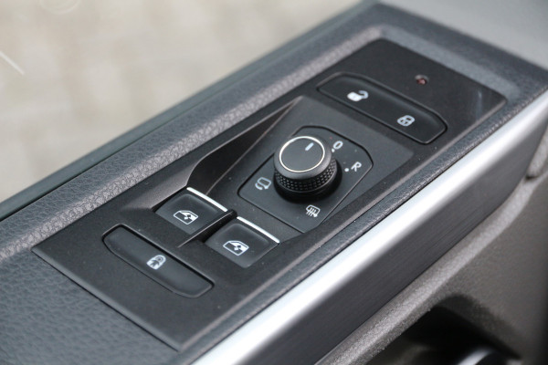 Volkswagen Transporter 2.0 TDI Bulli | Aut. | DC | 4Motion | 2x Schuifdeur | Navi | Clima..