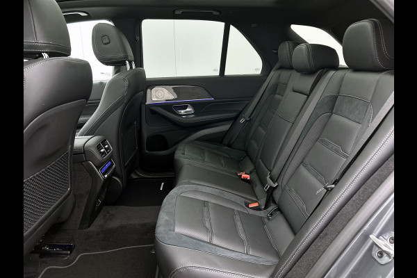 Mercedes-Benz GLE AMG 53 Hybrid 4MATIC+ Night Edition Premium Plus | Remklauwen Rood | Winterpakket | Sierelementen AMG carbon | Magic Vision Control | Trekhaak | 22 inch kruisspaaks AMG-velgen | Verlichte treeplanken |