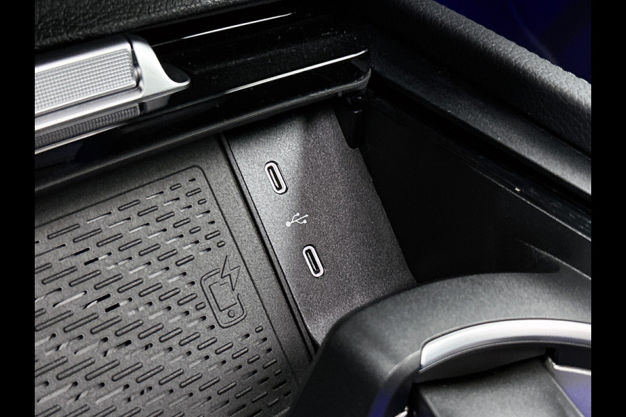 Mercedes-Benz GLE AMG 53 Hybrid 4MATIC+ Night Edition Premium Plus | Remklauwen Rood | Winterpakket | Sierelementen AMG carbon | Magic Vision Control | Trekhaak | 22 inch kruisspaaks AMG-velgen | Verlichte treeplanken |