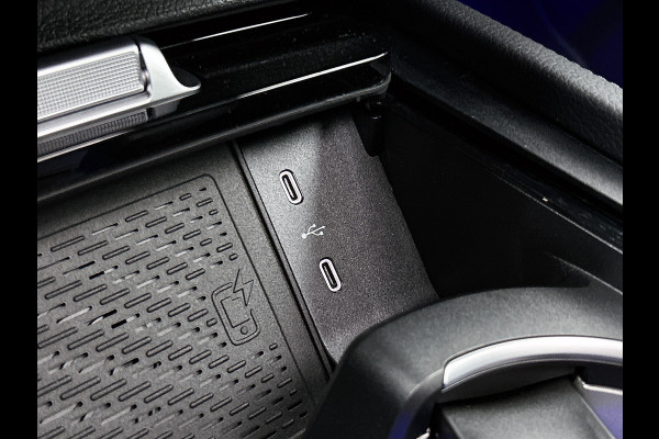 Mercedes-Benz GLE AMG 53 Hybrid 4MATIC+ Night Edition Premium Plus | Remklauwen Rood | Winterpakket | Sierelementen AMG carbon | Magic Vision Control | Trekhaak | 22 inch kruisspaaks AMG-velgen | Verlichte treeplanken |