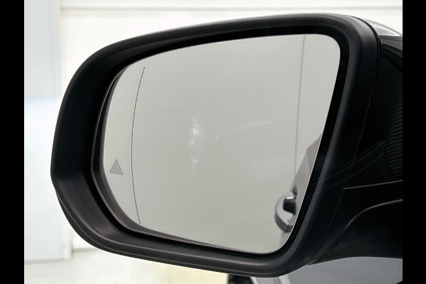 Mercedes-Benz GLE AMG 53 Hybrid 4MATIC+ Night Edition Premium Plus | Remklauwen Rood | Winterpakket | Sierelementen AMG carbon | Magic Vision Control | Trekhaak | 22 inch kruisspaaks AMG-velgen | Verlichte treeplanken |