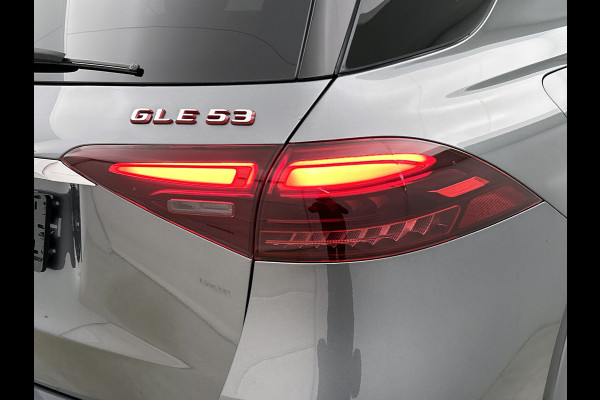 Mercedes-Benz GLE AMG 53 Hybrid 4MATIC+ Night Edition Premium Plus | Remklauwen Rood | Winterpakket | Sierelementen AMG carbon | Magic Vision Control | Trekhaak | 22 inch kruisspaaks AMG-velgen | Verlichte treeplanken |