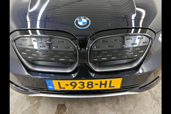 BMW iX3 Executive 80 kWh NL-AUTO SHADOW LINE | PANODAK | LEDER