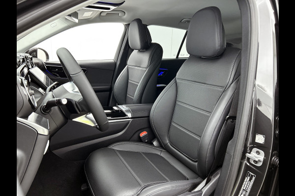 Mercedes-Benz GLC 300e 4MATIC Business Solution Luxury | Advanced pakket | Trekhaak | Sierdelen ruitlook zilvergrijs | Smartphone-integratie | Stoelverwarming | Sfeerverlichting | Warmtewerend, donkergetint glas |