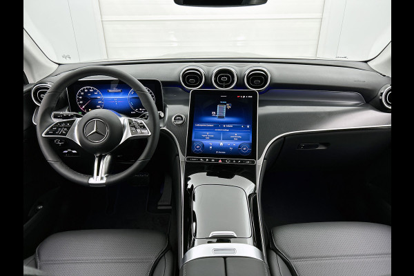 Mercedes-Benz GLC 300e 4MATIC Business Solution Luxury | Advanced pakket | Trekhaak | Sierdelen ruitlook zilvergrijs | Smartphone-integratie | Stoelverwarming | Sfeerverlichting | Warmtewerend, donkergetint glas |