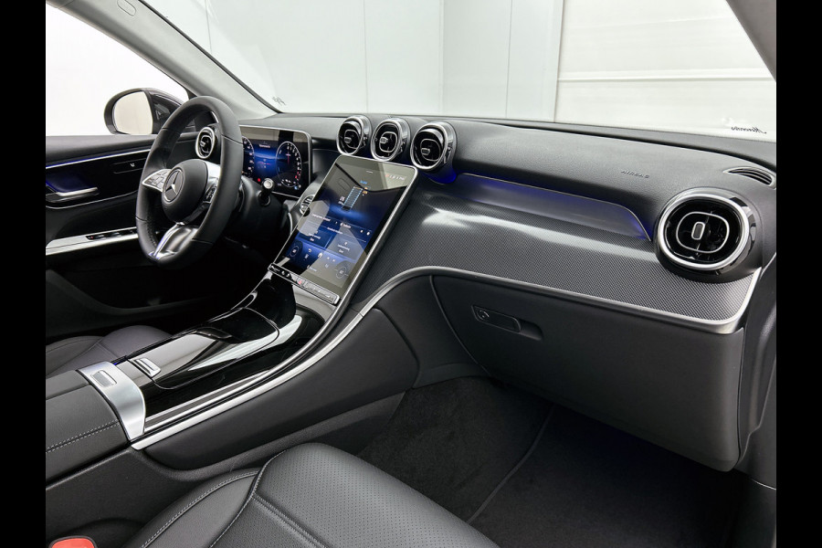 Mercedes-Benz GLC 300e 4MATIC Business Solution Luxury | Advanced pakket | Trekhaak | Sierdelen ruitlook zilvergrijs | Smartphone-integratie | Stoelverwarming | Sfeerverlichting | Warmtewerend, donkergetint glas |