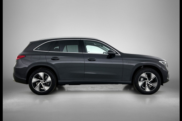 Mercedes-Benz GLC 300e 4MATIC Business Solution Luxury | Advanced pakket | Trekhaak | Sierdelen ruitlook zilvergrijs | Smartphone-integratie | Stoelverwarming | Sfeerverlichting | Warmtewerend, donkergetint glas |