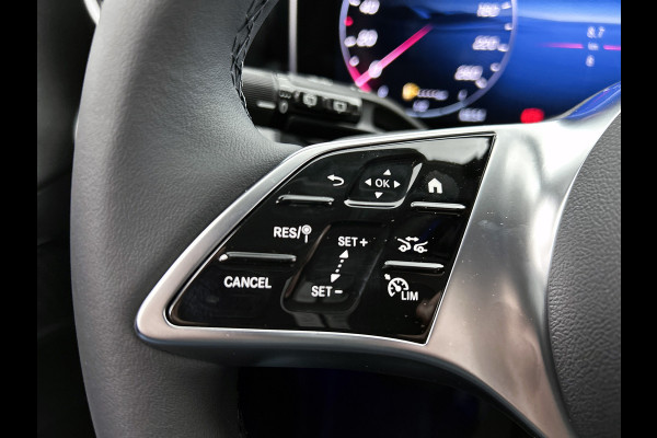 Mercedes-Benz GLC 300e 4MATIC Business Solution Luxury | Advanced pakket | Trekhaak | Sierdelen ruitlook zilvergrijs | Smartphone-integratie | Stoelverwarming | Sfeerverlichting | Warmtewerend, donkergetint glas |