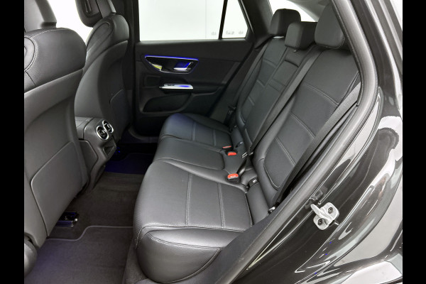 Mercedes-Benz GLC 300e 4MATIC Business Solution Luxury | Advanced pakket | Trekhaak | Sierdelen ruitlook zilvergrijs | Smartphone-integratie | Stoelverwarming | Sfeerverlichting | Warmtewerend, donkergetint glas |