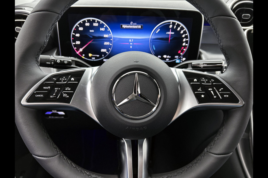 Mercedes-Benz GLC 300e 4MATIC Business Solution Luxury | Advanced pakket | Trekhaak | Sierdelen ruitlook zilvergrijs | Smartphone-integratie | Stoelverwarming | Sfeerverlichting | Warmtewerend, donkergetint glas |