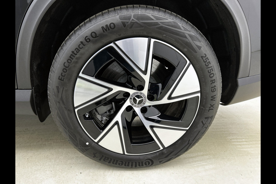 Mercedes-Benz GLC 300e 4MATIC Business Solution Luxury | Advanced pakket | Trekhaak | Sierdelen ruitlook zilvergrijs | Smartphone-integratie | Stoelverwarming | Sfeerverlichting | Warmtewerend, donkergetint glas |